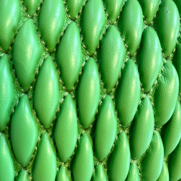 NWT๐๐Urban Expressions๐๐Gorgeous Green, Soft Leather, Gold Chain ๐ Purse - Picture 5 of 8